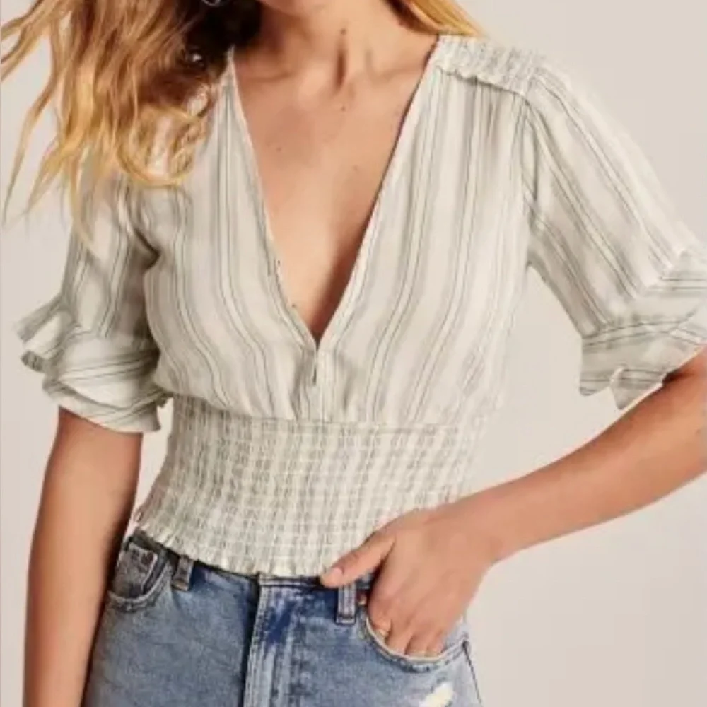 Abercrombie & Fitch White & Green Striped Half Sleeve‎ Ruffled Cropped Blouse S